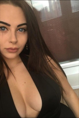 Аня